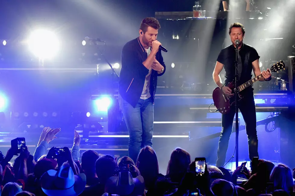 Country Star Brett Eldredge Brings His Dog Onstage at Bossier City Concert